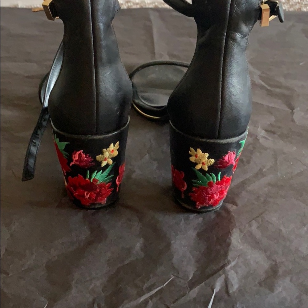 Almost new.Never worn outside. Excellent condition